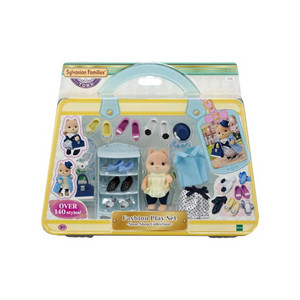 Набор Sylvanian Families - Карамельная собачка модница и ее гардероб